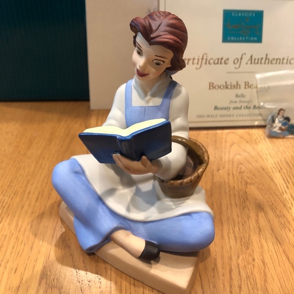 Bookish Beauty Belle Collectible - Picture 3 of 9